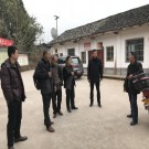 密切联系群众，全心全意为人民服务